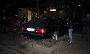 У Тернополі п’яний водій травмував трьох людей на зупинці