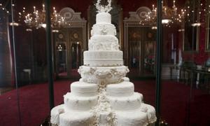 Принц Вільям і Кейт Міддлтон продали шматок зі свого весільного торта