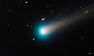 Астрономи ESO показали свіжі фото найяскравішої комети