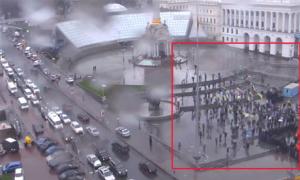 На Євромайдані «Беркут» захищає різдвяні кіоски