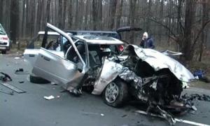 Під Києвом легковик влетів у мікроавтобус зі школярами
