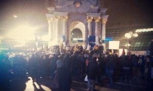 Два Євромайдани об’єдналися в один і зустріли світанок з гімном України та новими закликами