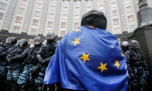 Активісти Євромайдану таки пішли штурмувати Кабмін