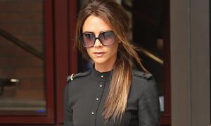 Вікторія Бекхем носить темні окуляри через недоспані ночі