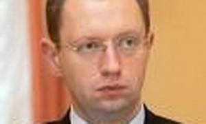 Арсеній Яценюк:  Україна - не Росія. Київ - це не Мінськ. А Януковичу до Путіна і Лукашенки також далеко