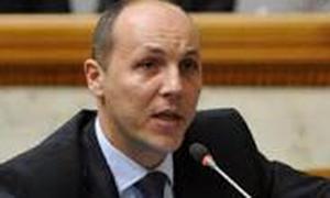 Парубій: дано команду знімати з поїздів людей, молодших 35