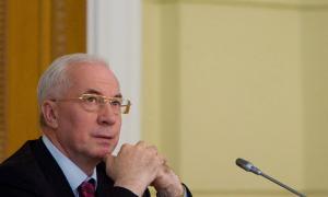 ЗМІ: 380 нардепів готові відправити Азарова у відставку 