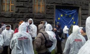 Тягнибок вважає, що в Україні передреволюційна ситуація