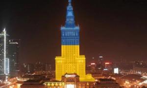 Найвищу будівлю Польщі освітили кольорами українського прапора, щоб підтримати Євромайдан