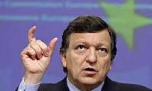 Баррозу терміново зателефонував до Януковича, представник ЄС летить в Україну