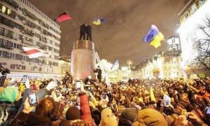 Пам’ятник Леніну в Києві знесли «свободівці»