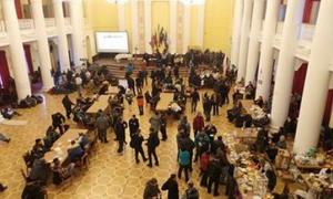 Усіх сторонніх просять залишити КМДА, можливий штурм