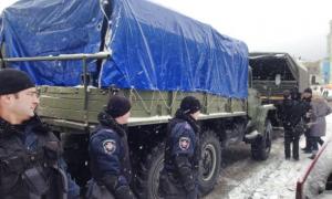 На Михайлівській площі висадилися силовики