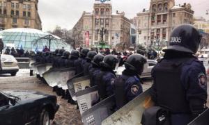 Майдан готується до нападу спецназу
