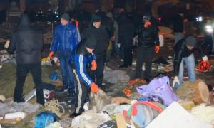 На захопленій беркутівцями частині Євромайдану господарюють «тітушки»