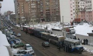 Із Донецька на Київ рушила автобусна колона міліції