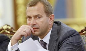 Регіонали вітали Клюєва оплесками і нічого не запитували про розгін Майдану