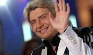 Микола Басков проміняв сім’ю на роботу