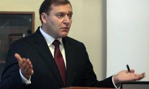 Добкін подякував беркутівцям за жорстокий розгін євромайданівців на Банковій