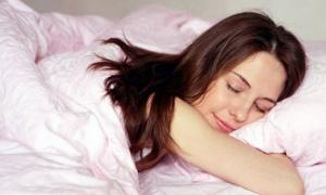 Щоб відновити сили, жінкам потрібно спати довше, ніж чоловікам