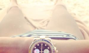 Коханка Ван Дамма хизується годинником Rolex за $90 тисяч