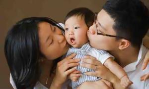 Китайцям дозволили мати другу дитину