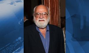 Помер кінопродюсер, відомий екранізацією фільму «Політ над гніздом зозулі»