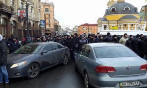 Активісти Автомайдану вирушили до Януковича