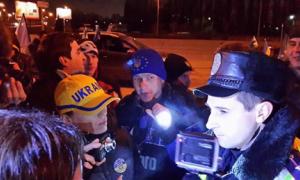 Даішник зупинив учасників Автомайдану через жовто-блакитний прапор на машині