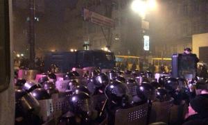На Грушевського прибув водомет