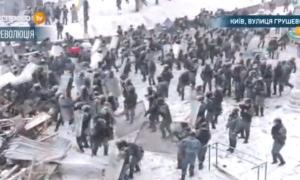 «Беркут» розібрав барикади на Грушевського і відтіснив мітингувальників