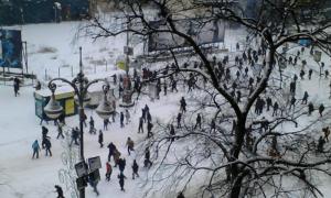 Продовжується протистояння біля Європейської площі