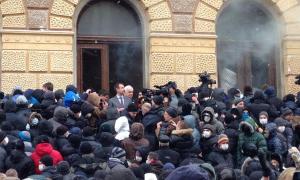 Під час штурму в Чернівцях поранили у голову главу облради