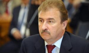 Янукович звільнив Попова