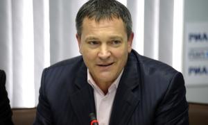 Депутат Колесніченко вивозить сім’ю з Києва