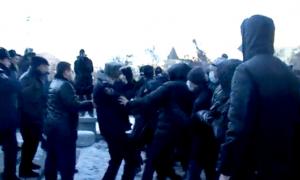 У Дніпропетровську активісти вимагають від губернатора відставки протягом двох днів