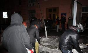 У неділю ввечері активісти захопили будівлю Мін’юсту