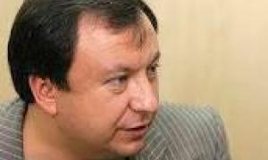  Княжицький: Тітушкам масово видають зброю і посвідчення ЗМІ 
