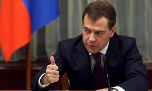 Медведєв заявив, що Україна знову накопичує газові борги