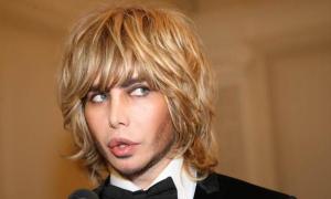 Сергій Звєрєв помив підлогу в церкві