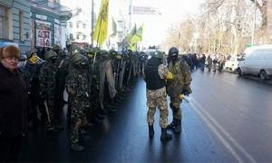 До Ради підійшла колона активістів з Майдану