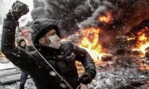 У відповідь на дії влади Майдан стає більш радикальним і рішучим