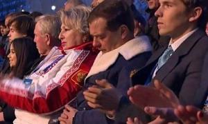 Медведєв заснув на церемонії відкриття Олімпади в Сочі
