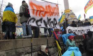 Правий сектор не збирається продовжувати перемир’я з владою