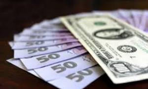 За долар на міжбанку дають вже 8,8 гривень