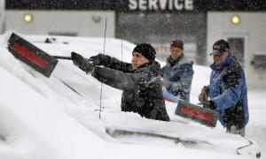 Через снігову бурю США загинули вже 25 осіб