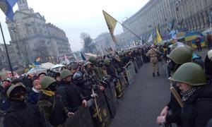 Майданівці розпочали мирний марш до Ради
