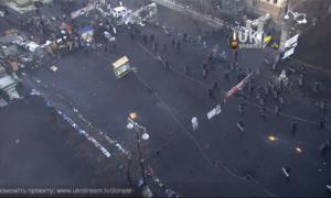 Беркут зачищає Майдан