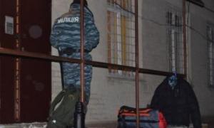 У Рівному мітингувальники брали штурмом базу «Беркуту»