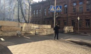 Урядовий квартал повністю загородився бетоном